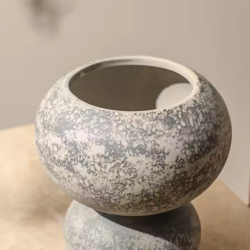 The Balance Form – Sculpted Vase Set (2 pcs)